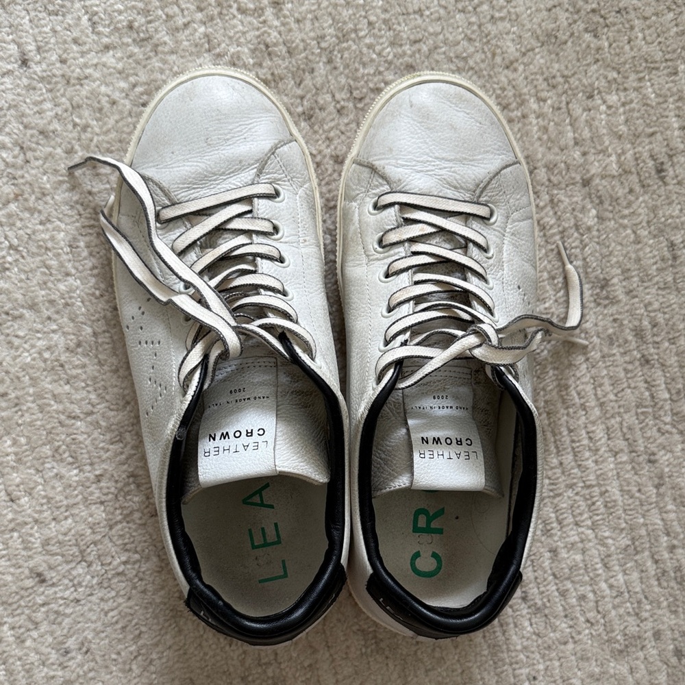 Leather Crown Iconic Low Top Sneaker